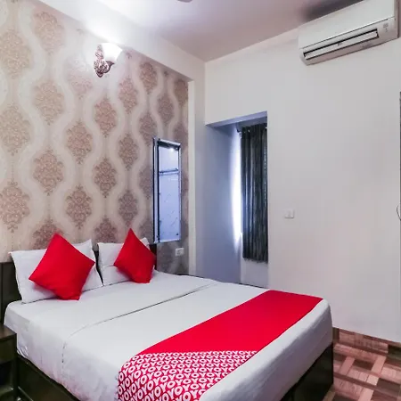 Oyo 6133 Green View-2
