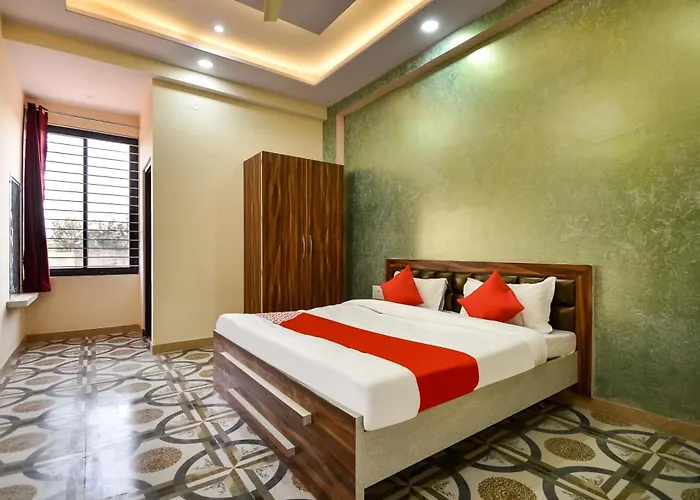 Oyo 70183 Sai Kripa Lodging Jaipur